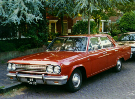An AMC Rambler from 1966 with a 32 liter 6cylinder line engine